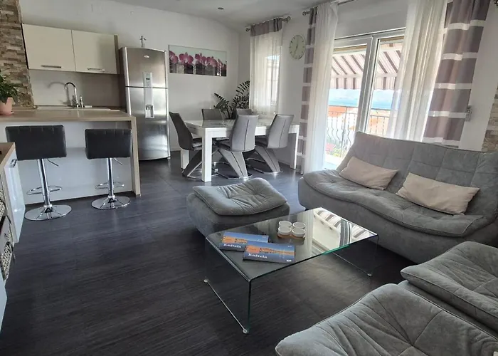 Karlovo Apartmán Kaštela